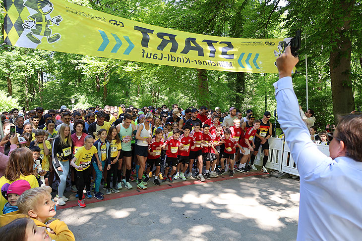 Start 5.000 und 10.000 Meter Läufer beim 18. Münchner Kindl Lauf 2028 (©Foto: Martin Schmitz) 